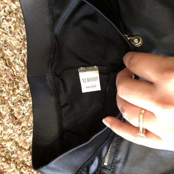 Almost new Leather-LIKE legging - Picture 6 of 7